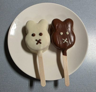 Bunny Shaped Cakesicles